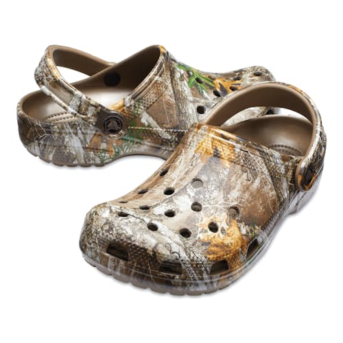 laydown image of Classic Realtree Edge Clog