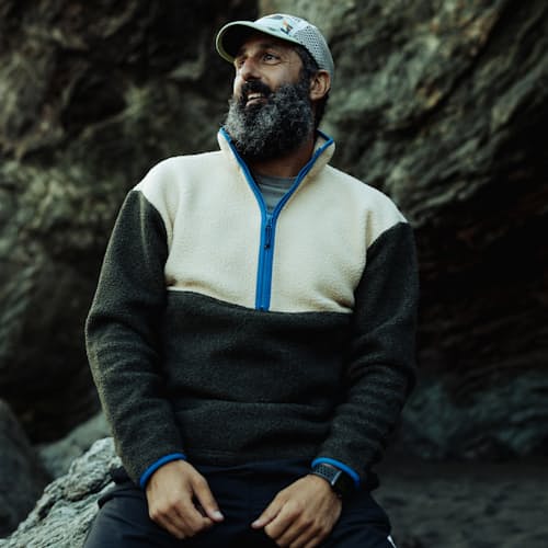 lifestyle image of Trail Fleece Pullover