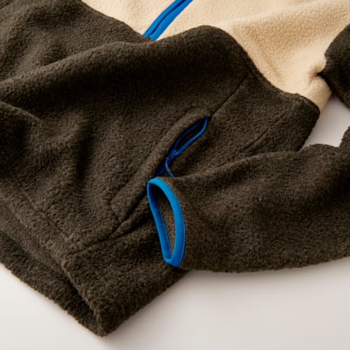 lifestyle image of Trail Fleece Pullover