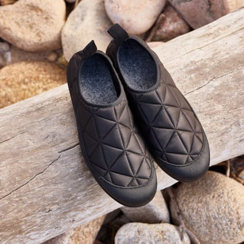lifestyle image of Insulated Summit Slipper