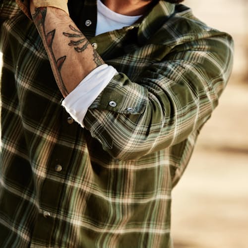 laydown image of Rodeo Long Sleeve Snapshirt