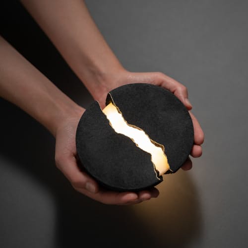laydown image of Teno Light & Speaker