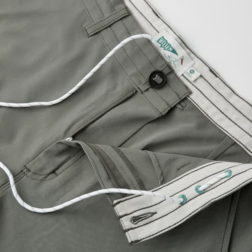 lifestyle image of Hybrid Cruiser Short - 9"