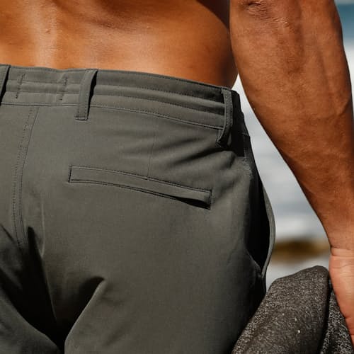 lifestyle image of Hybrid Cruiser Short - 7.5"
