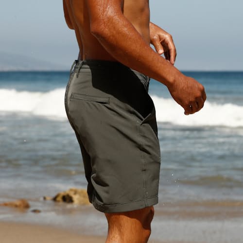 lifestyle image of Hybrid Cruiser Short - 7.5"