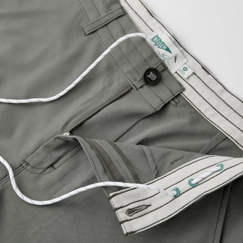lifestyle image of Hybrid Cruiser Short - 7.5"