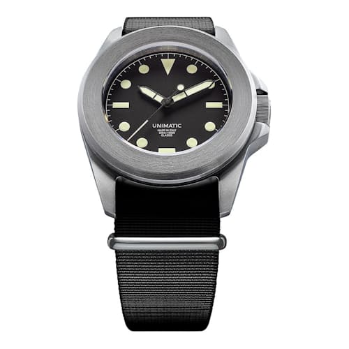 laydown image of UC4 Watch