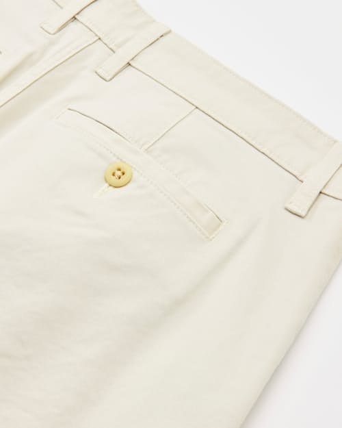 laydown detail image of 365 Chino Short - 7"