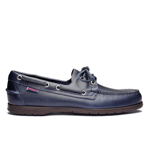 laydown image of Endeavor Boat Shoe