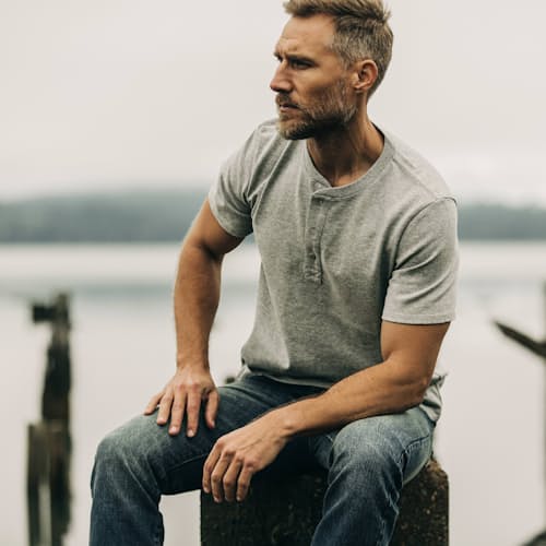 laydown image of The Short Sleeve Heavy Bag Henley