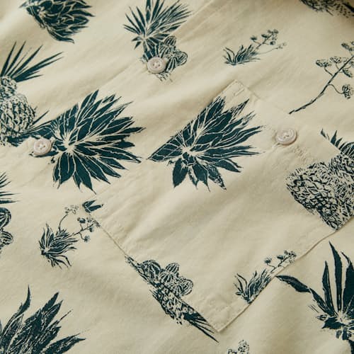 laydown image of Easy Collar Short Sleeve Shirt