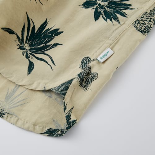 laydown image of Easy Collar Short Sleeve Shirt