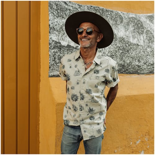 laydown image of Easy Collar Short Sleeve Shirt