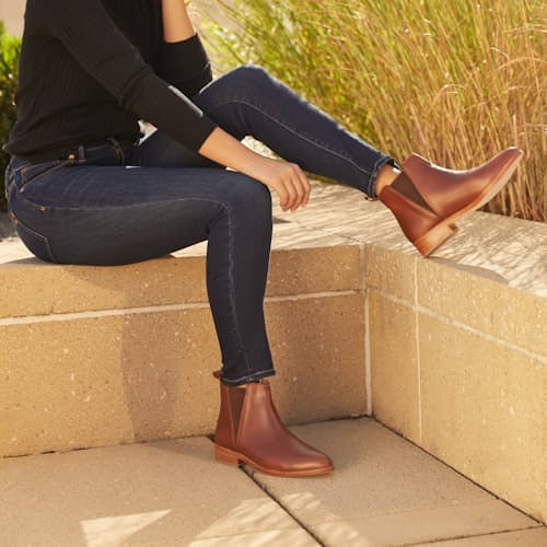 laydown image of Chelsea Boot - Women's