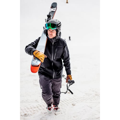 lifestyle image of Wakayama Glove