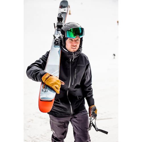 lifestyle image of Wakayama Glove
