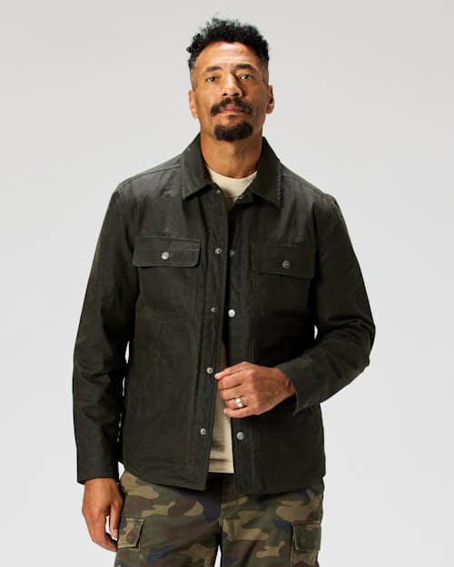 Marland is 6' 2'', 185 lbs, and wearing a size M
