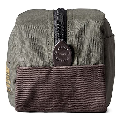 laydown image of Dryden Travel Pack