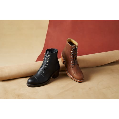 laydown image of Women's Eileen Boot