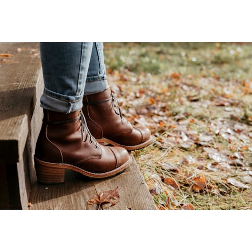 laydown image of Women's Eileen Boot