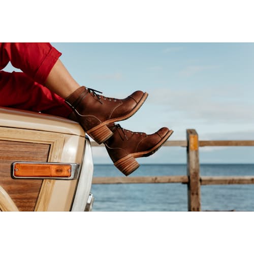laydown image of Women's Eileen Boot