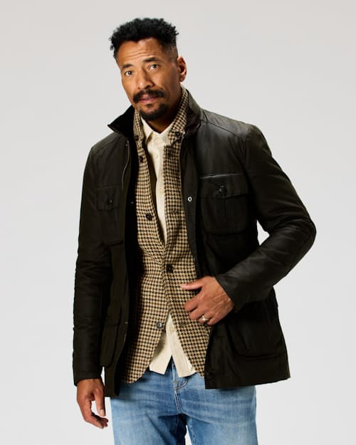 Marland is 6' 2'', 185 lbs, and wearing a size M