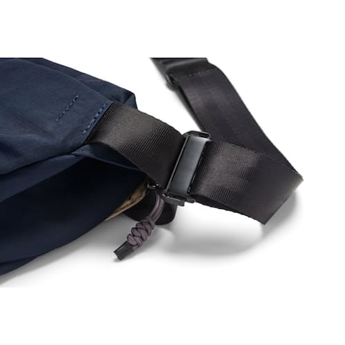 laydown image of Venture Sling 6L