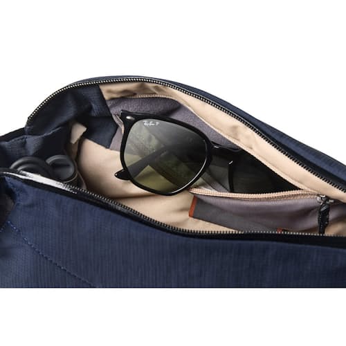 laydown image of Venture Sling 6L