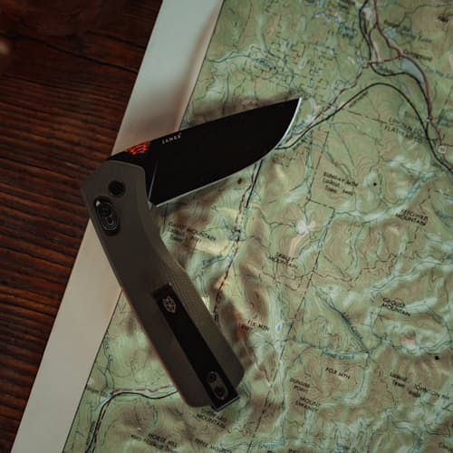 laydown image of The Carter Pocket Knife - Exclusive