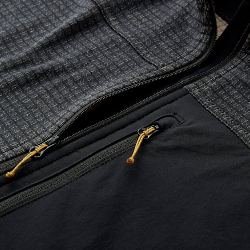 lifestyle image of Trail Grid Fleece Full Zip Vest