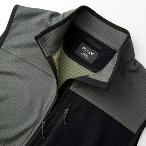 laydown image of Trail Grid Fleece Full Zip Vest
