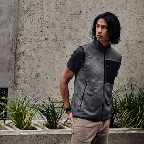 lifestyle image of Trail Grid Fleece Full Zip Vest