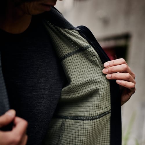 lifestyle image of Trail Grid Fleece Full Zip Vest