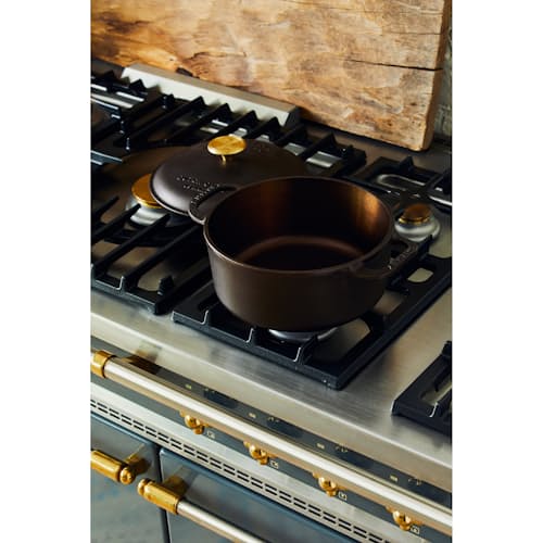 lifestyle image of 3.5 QT Dutch Oven