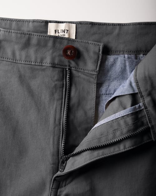 laydown detail image of 365 Chino Short - 5"