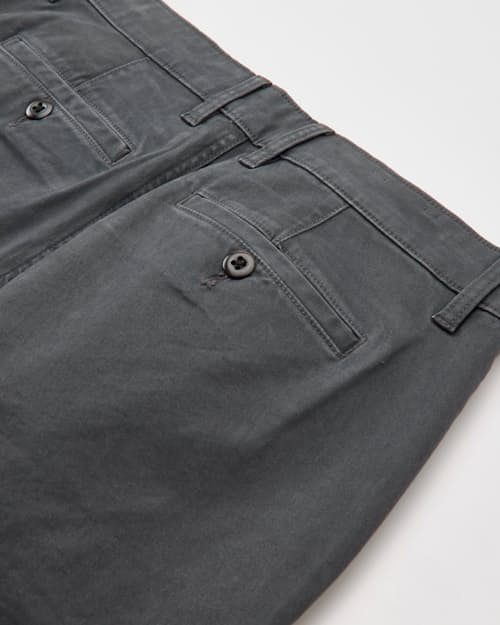 laydown detail image of 365 Chino Short - 5"