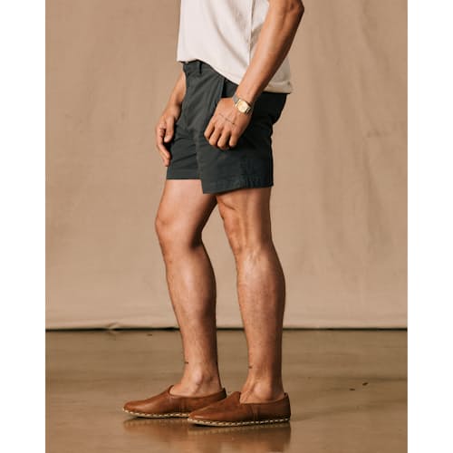 on model image of 365 Short - 5"