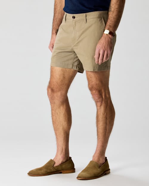 on model image of 365 Chino Short - 5"