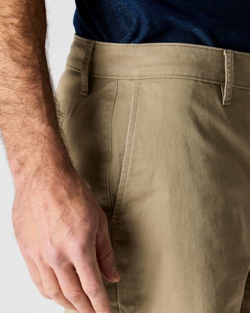 on model image of 365 Chino Short - 5"