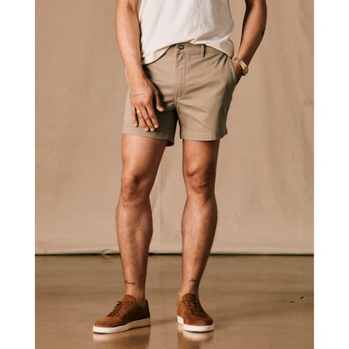 Victor is 6'2", 180 lbs, and wearing a size 32