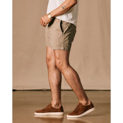 on model image of 365 Short - 5"