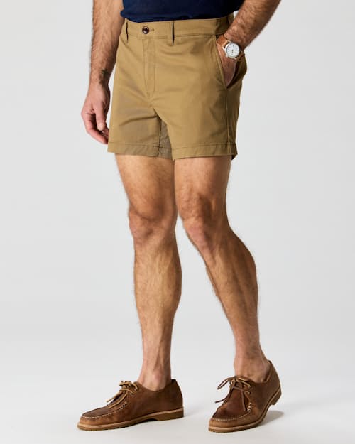 on model image of 365 Chino Short - 5"