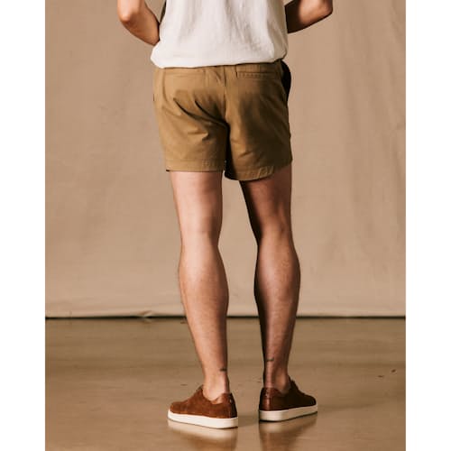 on model image of 365 Short - 5"