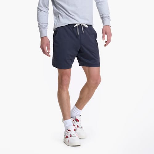 on model image of Ponto Performance Short - 7.5"