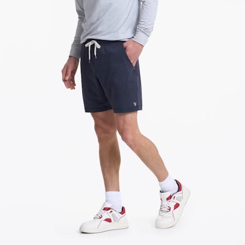 on model image of Ponto Performance Short - 7.5"
