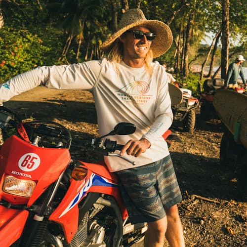 lifestyle image of Stretch Bruja Board Short - 8.5"