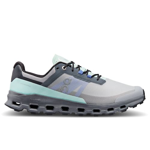 laydown image of Cloudvista Sneaker