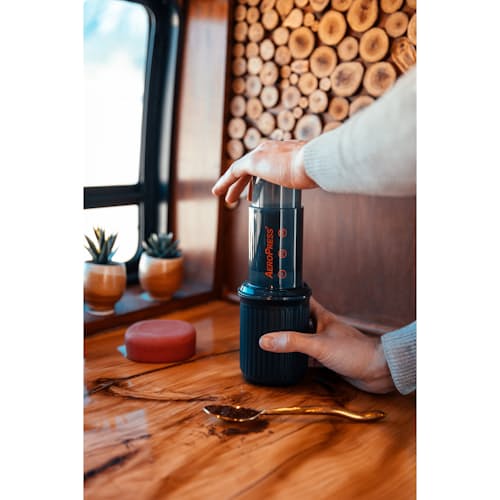 laydown image of AeroPress Go
