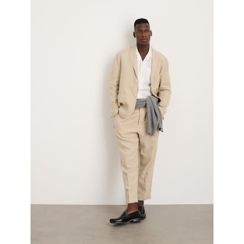 on model image of Mercer Pleated Linen Pant