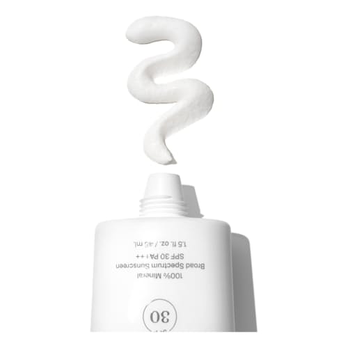 laydown image of Mineral Sheerscreen SPF 30